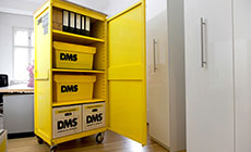 Aktenrollwagen in Büro Aktenrollwagen in Büro