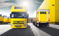 Zwei Möbeltransporter Zwei Möbeltransporter