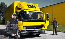 Kraftfahrer vor LKW Kraftfahrer vor LKW